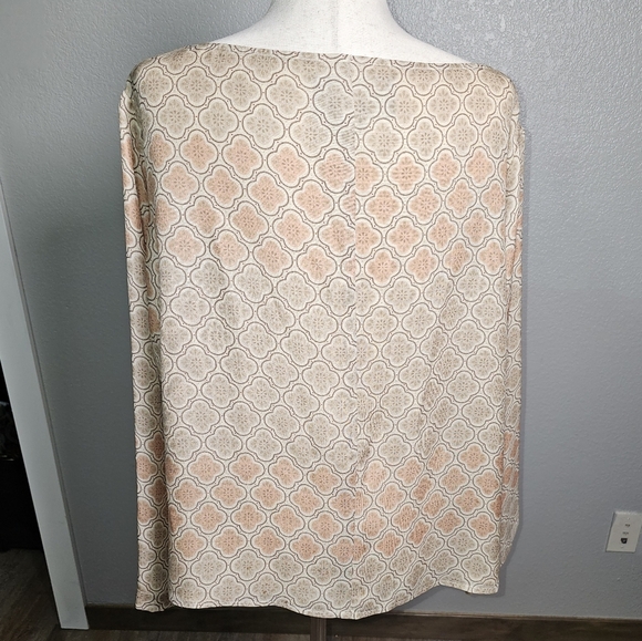 Vintage Finity Naturals 100% Silk Blouse with Cute Salmon and Cream Print. 2x - Picture 2 of 10
